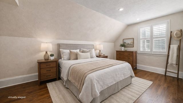 6 Cottage Pl, Lowell, MA 01852