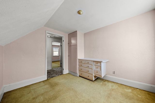 6 Cottage Pl, Lowell, MA 01852