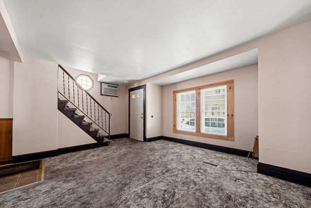 6 Cottage Pl, Lowell, MA 01852