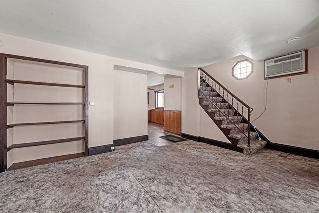 6 Cottage Pl, Lowell, MA 01852