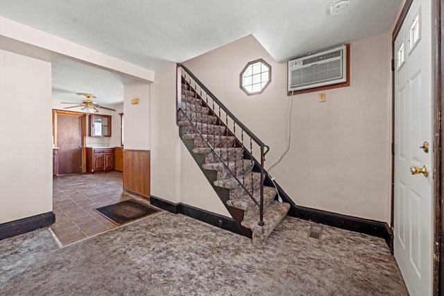 6 Cottage Pl, Lowell, MA 01852