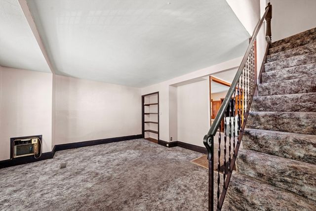 6 Cottage Pl, Lowell, MA 01852