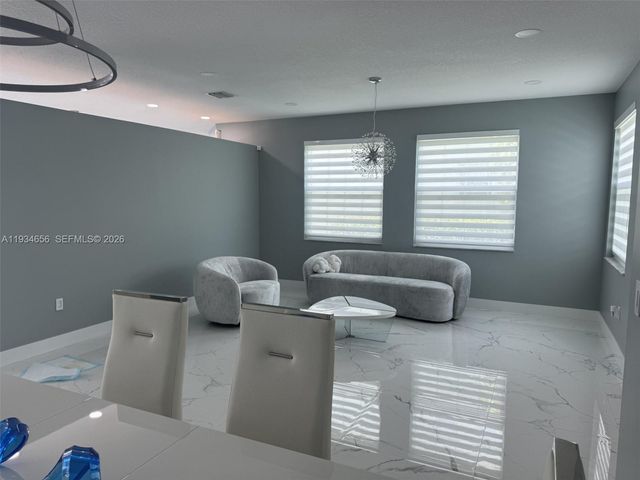 2738 Misty Oaks Cir, Royal Palm Beach, FL 33411