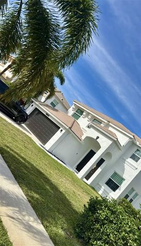 2738 Misty Oaks Cir, Royal Palm Beach, FL 33411