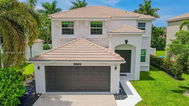 2738 Misty Oaks Cir, Royal Palm Beach, FL 33411