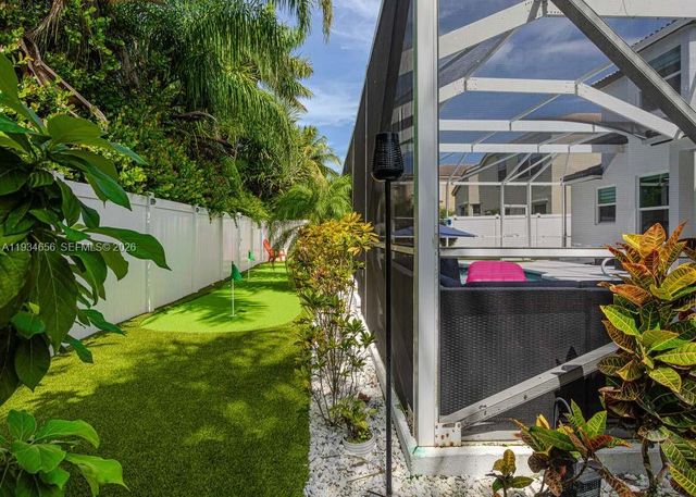 2738 Misty Oaks Cir, Royal Palm Beach, FL 33411