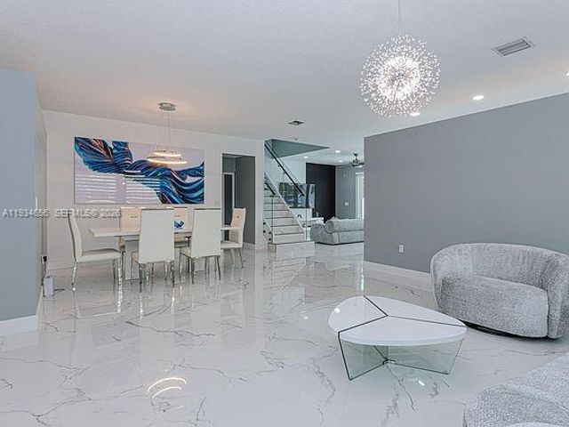 2738 Misty Oaks Cir, Royal Palm Beach, FL 33411