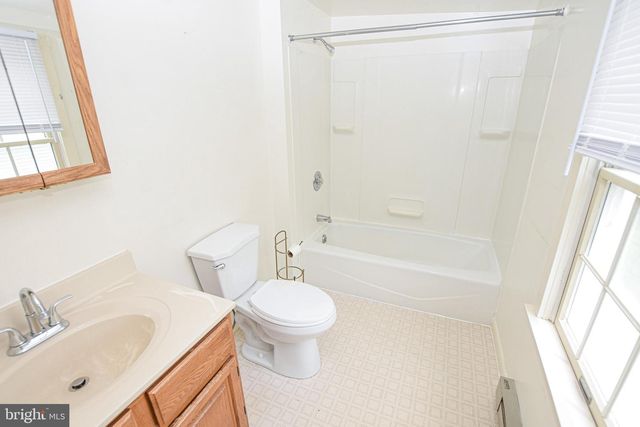 17 OLD PROSPECT AVE, Shepherdstown, WV 25443