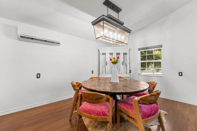 8851 Us Highway 59 N, Livingston, TX 77351