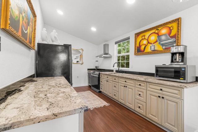 8851 Us Highway 59 N, Livingston, TX 77351