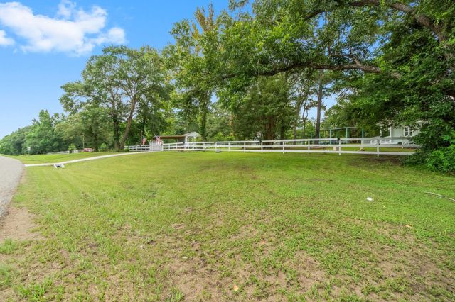 8851 Us Highway 59 N, Livingston, TX 77351