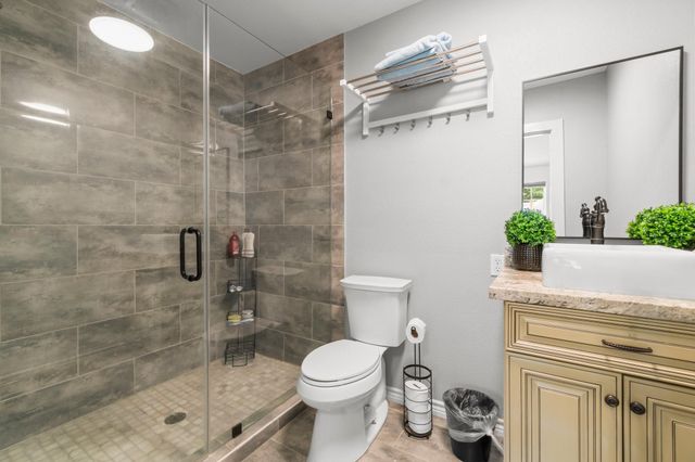 8851 Us Highway 59 N, Livingston, TX 77351