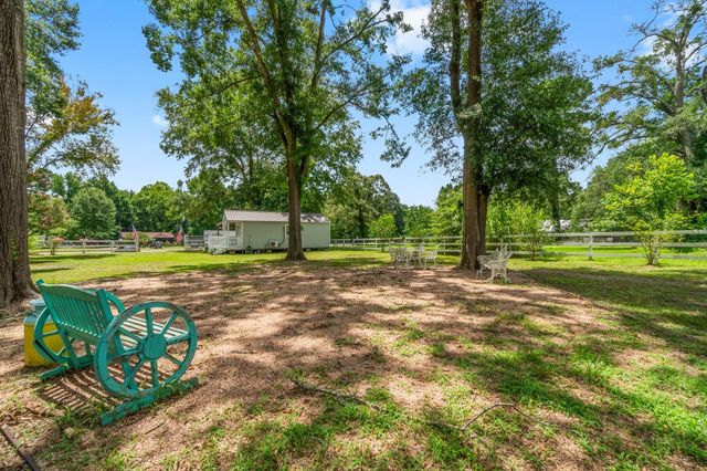 8851 Us Highway 59 N, Livingston, TX 77351