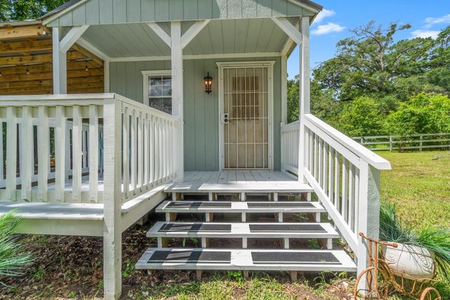 8851 Us Highway 59 N, Livingston, TX 77351