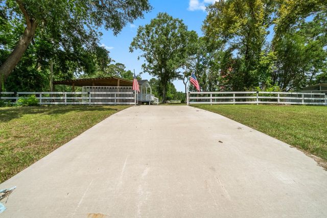 8851 Us Highway 59 N, Livingston, TX 77351