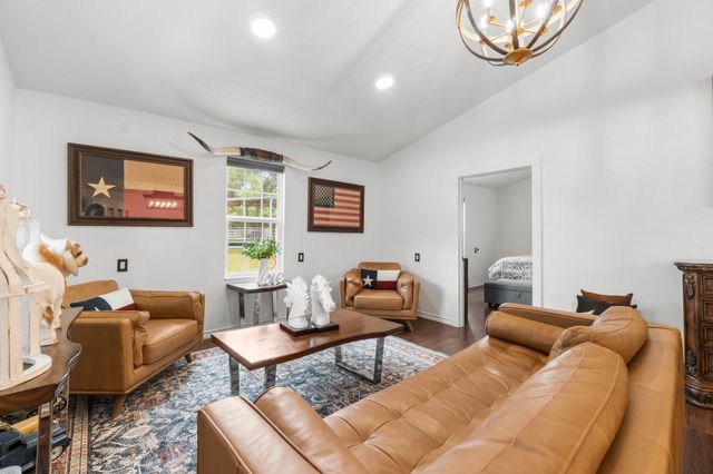 8851 Us Highway 59 N, Livingston, TX 77351