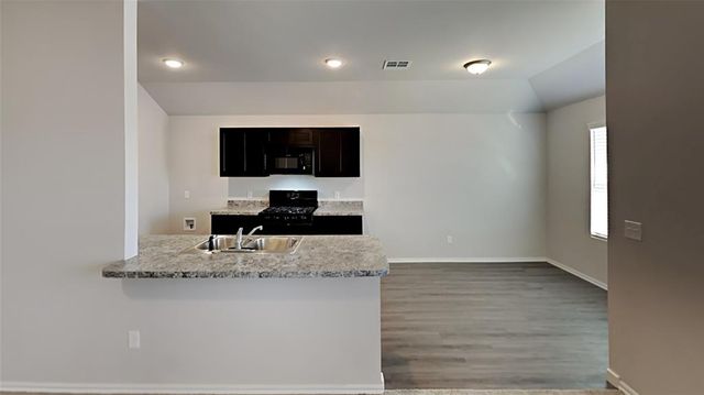 1024 S Appaloosa Lane, Mustang, OK 73064