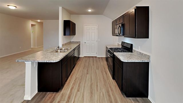 1024 S Appaloosa Lane, Mustang, OK 73064