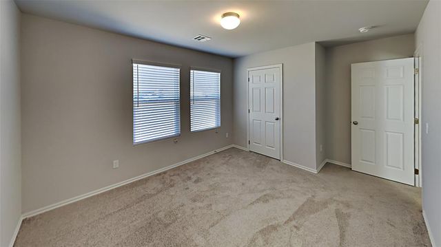 1024 S Appaloosa Lane, Mustang, OK 73064