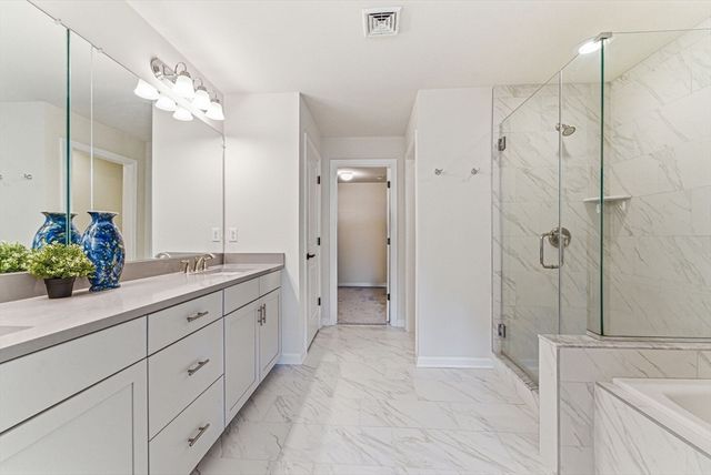 6 Cooley Dr 6, Woburn, MA 01801