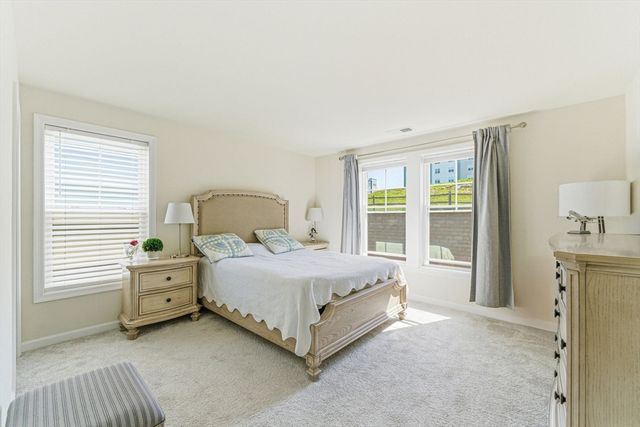 6 Cooley Dr 6, Woburn, MA 01801