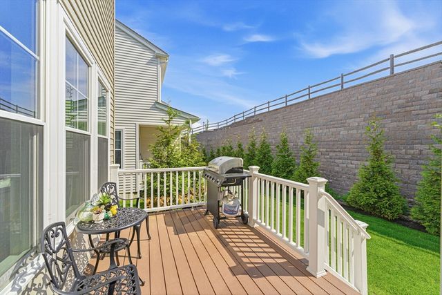 6 Cooley Dr 6, Woburn, MA 01801