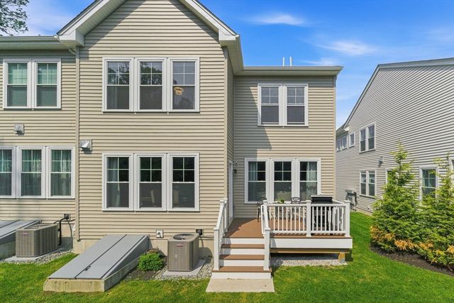 6 Cooley Dr 6, Woburn, MA 01801