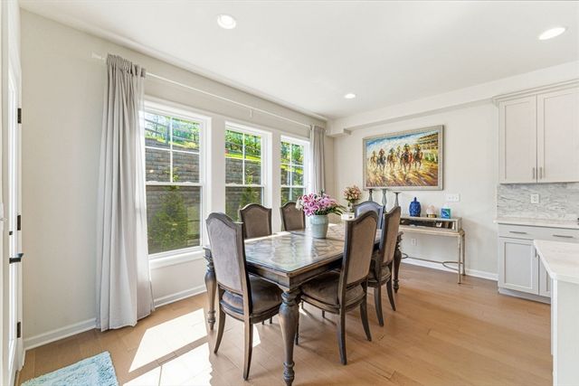 6 Cooley Dr 6, Woburn, MA 01801