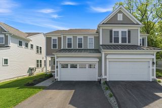 6 Cooley Dr 6, Woburn, MA 01801