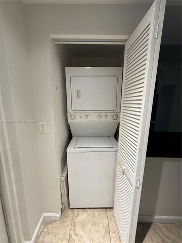 7270 SW 89th Street C301, Miami, FL 33156