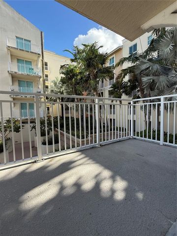 7270 SW 89th Street C301, Miami, FL 33156