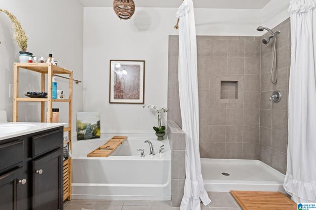 1061 ARONIMINK DRIVE, Calera, AL 35040
