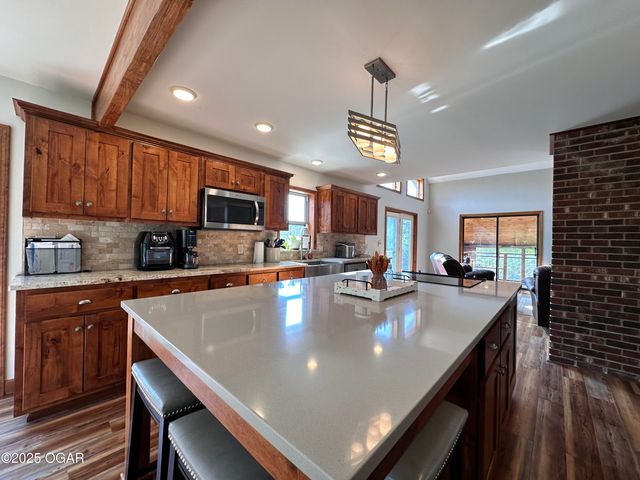 13541 Deer Path Circle, Neosho, MO 64850