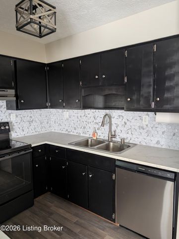9302 Marse Henry Dr, Jeffersontown, KY 40299