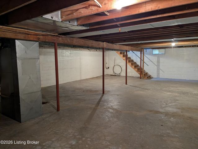 9302 Marse Henry Dr, Jeffersontown, KY 40299