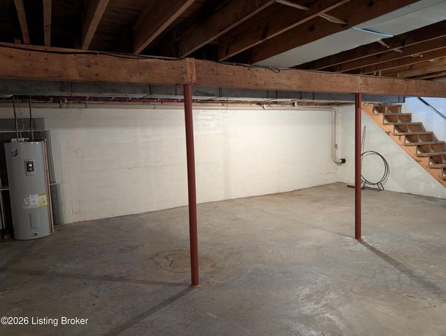 9302 Marse Henry Dr, Jeffersontown, KY 40299