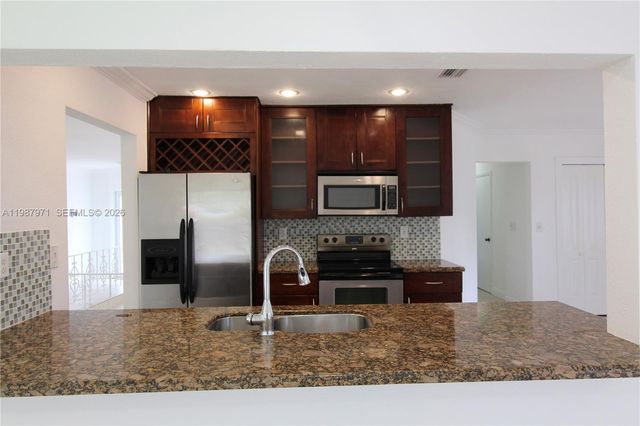 5160 SW 8th St, Margate, FL 33068