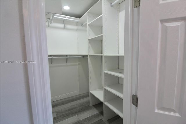 5160 SW 8th St, Margate, FL 33068