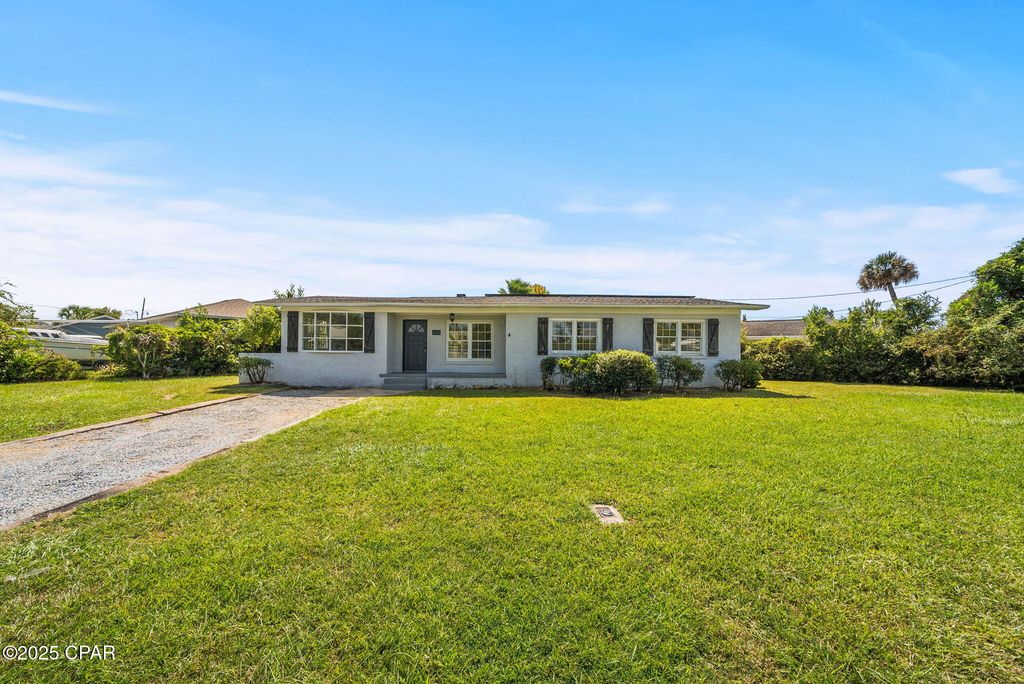 900 E 2nd Place, Panama City, FL 32401