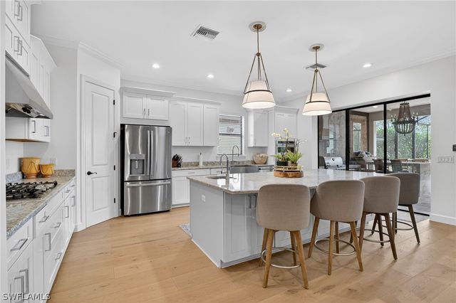 9406 Galliano TER, Naples, FL 34119