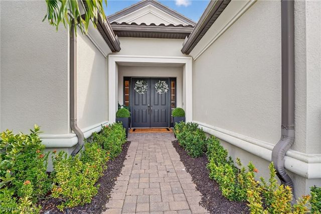 9406 Galliano TER, Naples, FL 34119