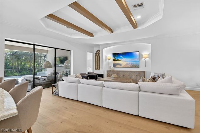 9406 Galliano TER, Naples, FL 34119