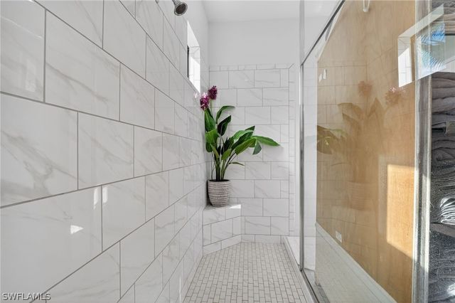 9406 Galliano TER, Naples, FL 34119