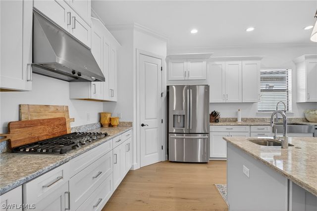 9406 Galliano TER, Naples, FL 34119