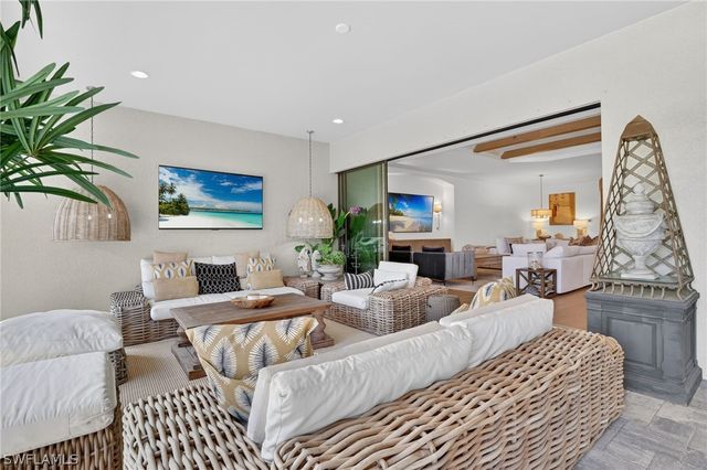 9406 Galliano TER, Naples, FL 34119