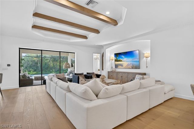 9406 Galliano TER, Naples, FL 34119