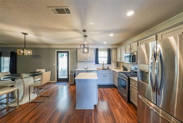 1954 Bridgestone Circle, Conyers, GA 30012