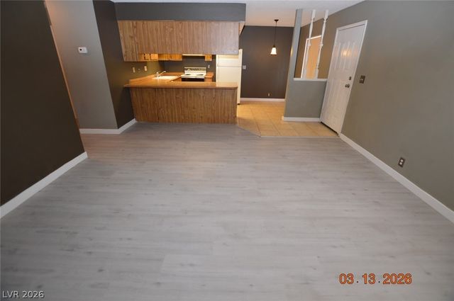 4300 North Lamont Street 223, Las Vegas, NV 89115