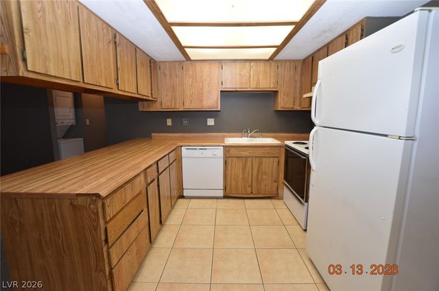 4300 North Lamont Street 223, Las Vegas, NV 89115