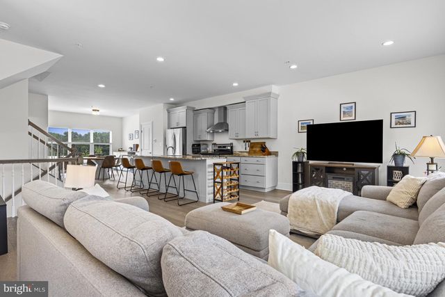 4795 HOGAN DR, Wilmington, DE 19808